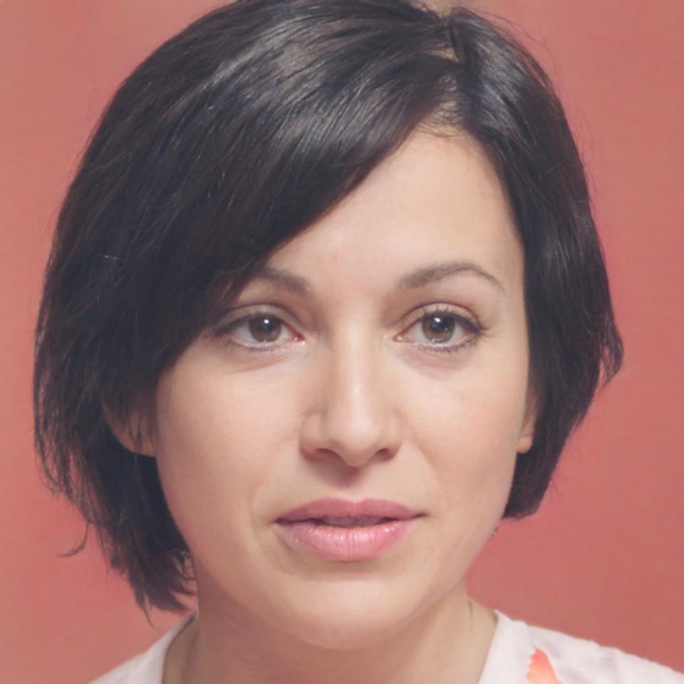 Portret Diana Petrescu, expertă în raportare financiară